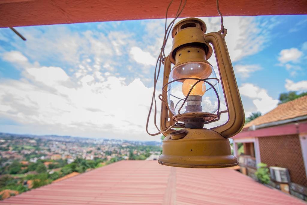 Hotel Diplomate Кампала Экстерьер фото