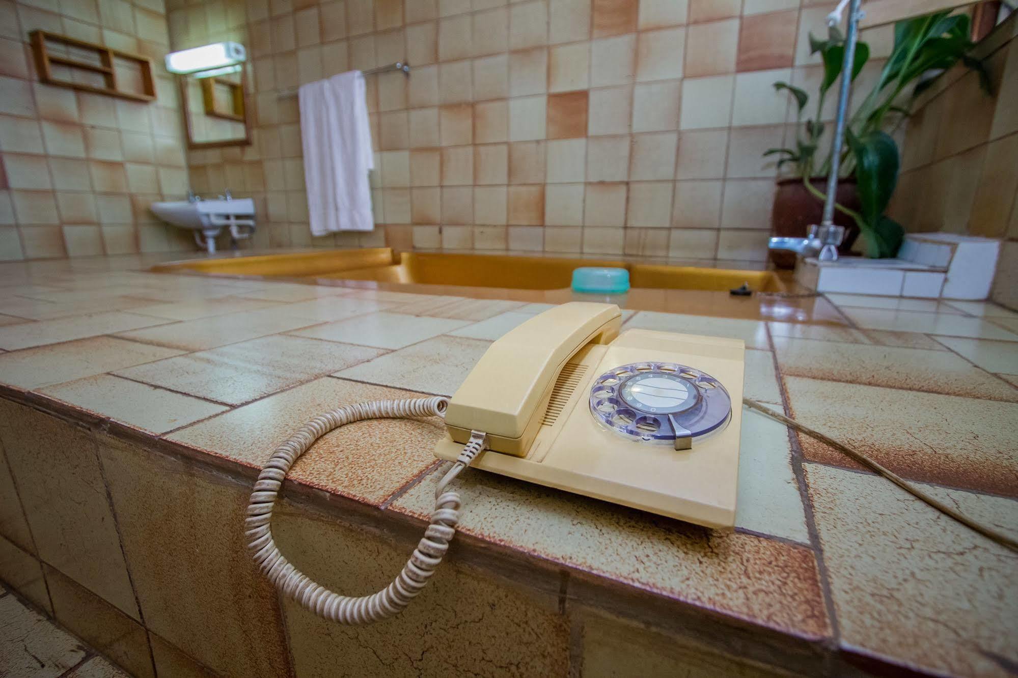 Hotel Diplomate Кампала Экстерьер фото